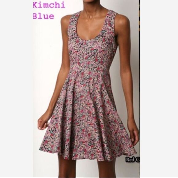 🏷️ 5 for $25 - KIMCHI Floral Mini Dress - Picture 3 of 8